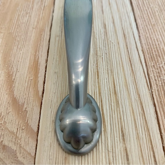 2 Drawer Pulls Dual Mount Shell Pull Satin Nickel Flower Curve Arch Bow Cabinets - Picture 4 of 14